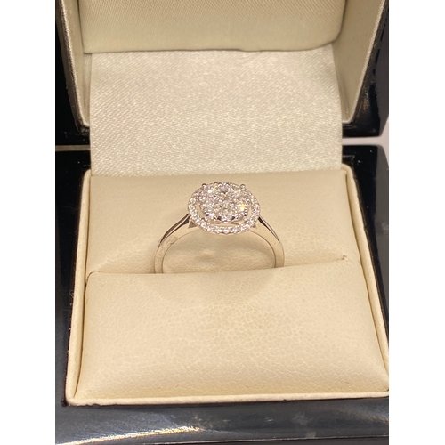 252 - 18ct white gold diamond ring brilliant cut, 0.50cts, clarity VS, Colour F-G.  Hallmarked 18ct. Appro... 