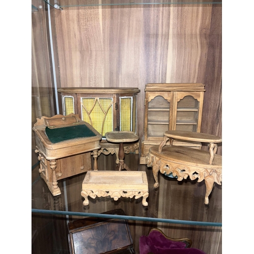 139 - Group of vintage handcrafted miniature furniture items constructed in assorted designs and woods, cr... 