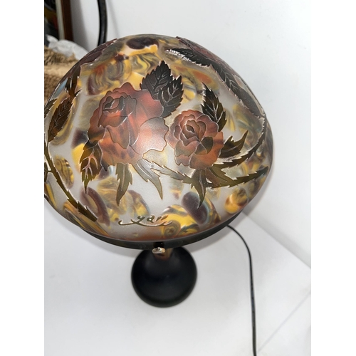 67 - Table lamp in art nouveau/Galle style with glass shade decorated with roses, PAT Tested and working ... 