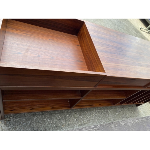 103 - Rare Danish (poss Skovby) versatile reversible and also extendable sideboard/media unit. Length appr... 