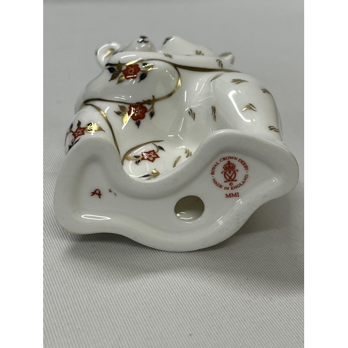 189 - Bear hug Royal Crown Derby paperweight with no stopper in box together with Royal Crown Derby panda ... 