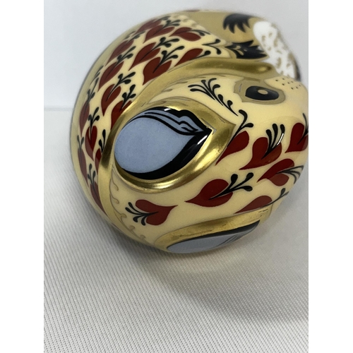 190 - Royal Crown Derby country mouse with gold stopper and in box