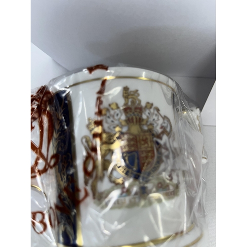 191 - Royal Crown Derby Golden Jubilee loving cup, no.130/1000 in plastic and box together with Royal Crow... 