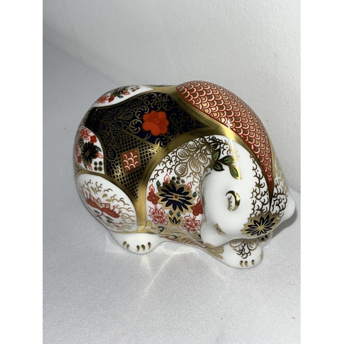 206 - Royal Crown Derby Rocky Mountain Bear paperweight with silver coloured stopper