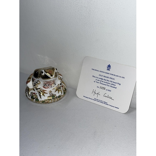 210 - Royal Crown Derby old Imari frog paperweight with silver stopper and certificate which certifies tha... 