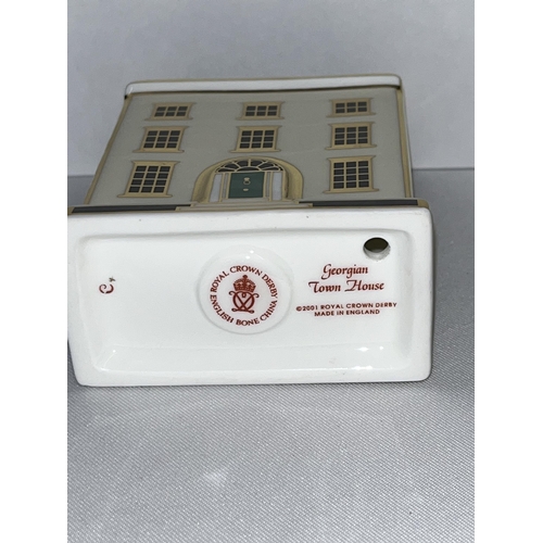 231 - Royal Crown Derby Georgian Townhouse paperweight with a stopper in box