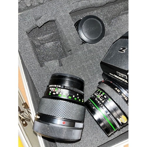 247 - Aluminium case containing a Zenza Bronica ETR Si body with AEii camera hood with Zenzanon 75mm f2.8 ... 