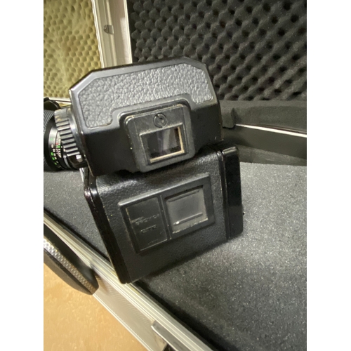 247 - Aluminium case containing a Zenza Bronica ETR Si body with AEii camera hood with Zenzanon 75mm f2.8 ... 