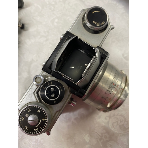 245 - Wirgin Edixa Mat Flex Mod.B-L camera with Meyer Optik Gorlitz primotar 1:35 50mm lens together with ... 