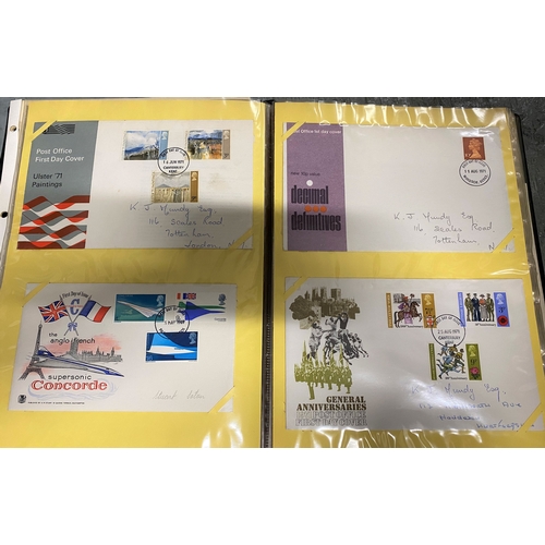 165 - A folder containing in excess of x40 First Day Covers, predominately 1970's,  in a variety of themes