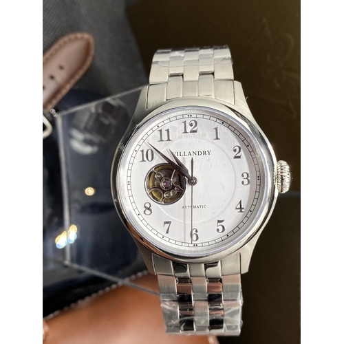 67 - Villandry wristwatch with white dial and stainless-steel strap, case diameter 42mm, comes with addit... 