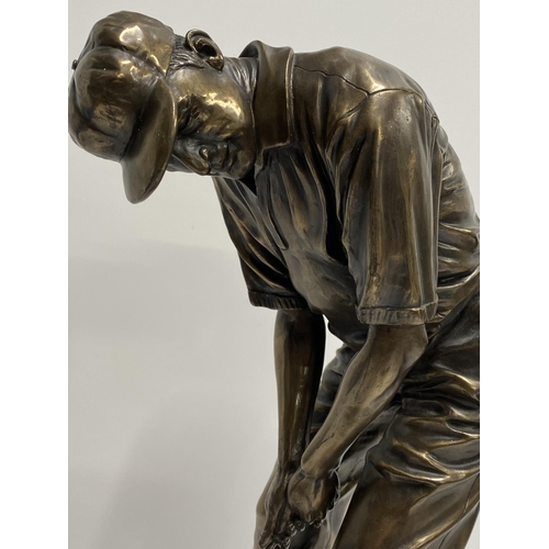 126 - Large bronzed effect statuette figurine of Golfer, stamped Veronese 99, approx. height 38cm