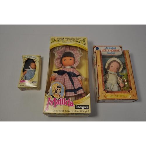 175 - A boxed 1977 blonde Pedigree Royal Occasion Sindy doll, with blonde hair and blue side glancing eyes... 