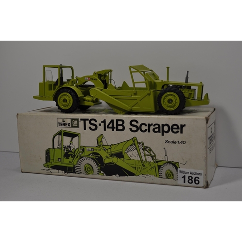 186 - A Terex GM TS-14B Scraper in 1:40 scale in green and box