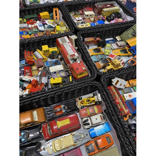 192 - A large quantity of model vehicles and planes from Corgi, Dinky, Lesney, Matchbox etc. Items inc Bat... 