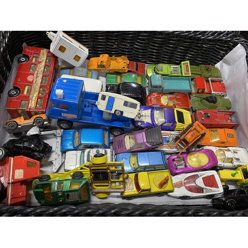 192 - A large quantity of model vehicles and planes from Corgi, Dinky, Lesney, Matchbox etc. Items inc Bat... 