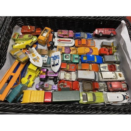 192 - A large quantity of model vehicles and planes from Corgi, Dinky, Lesney, Matchbox etc. Items inc Bat... 