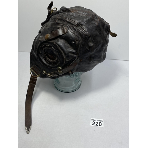 220 - WW2 Leather flying hat, AM22/C 459. A/F