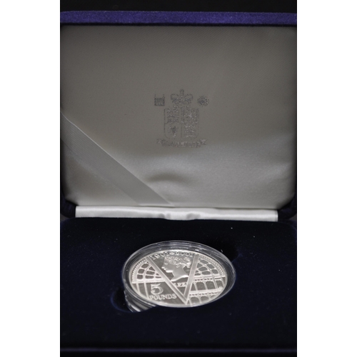 264 - Silver coins x3 - consisting of Royal Mint 2001 Silver Proof Victorian Anniversary Crown, London Min... 