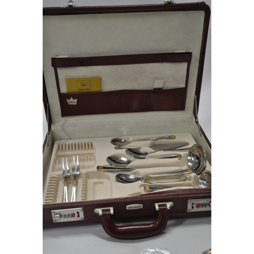 150 - Two cases, one Solingen cutlery canteen and one case of Rostfrei for Solingen knives both with locki... 