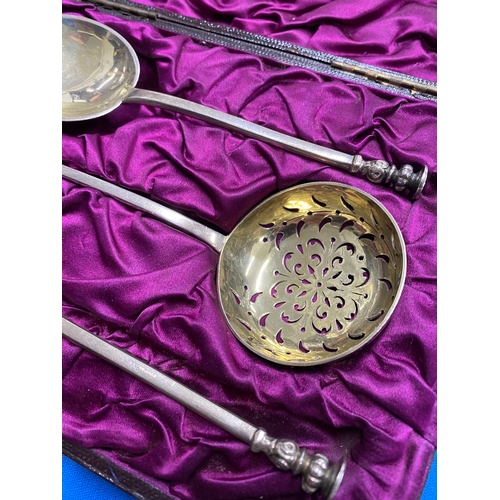 306 - Cased Victorian fruit serving set by Daniel & Charles Houle, with decorative finials