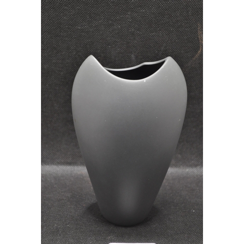 139 - Sue Dyer porcelain Vase, approx. height 15cm, signature to base