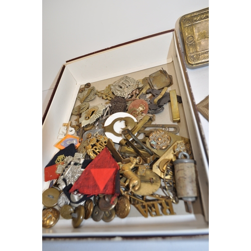 282 - WW1 Queen Mary  1914  Christmas Tin together with a large quantity of of military and other badges, ... 