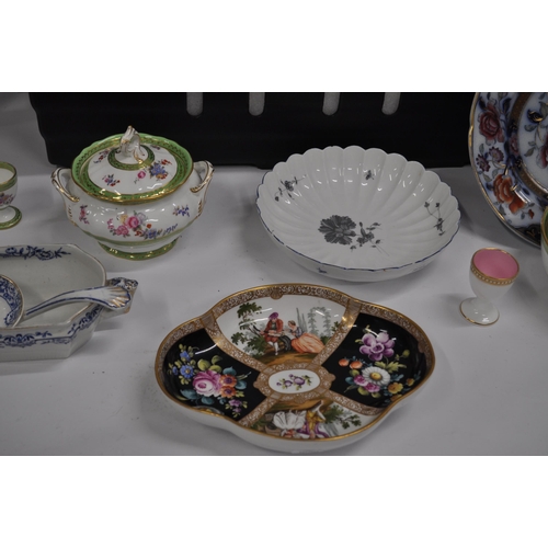 19 - A collection of chinaware and porcelain items to include an Ironstone plate in Eugenie pattern, Vict... 