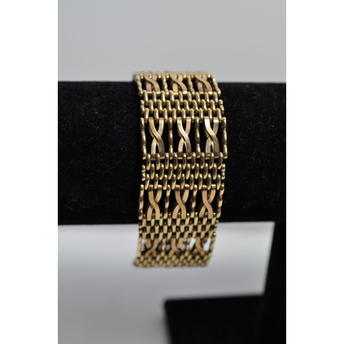 91 - Substantial 9ct yellow gold gate bracelet, hallmarked London, approx. weight 48g