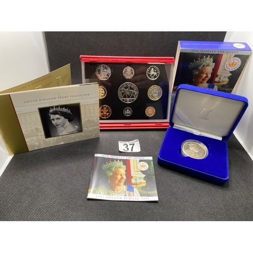 37 - Royal Mint 2002 UK coin £5 / crown silver proof Golden Jubilee in original box with  booklet confirm... 