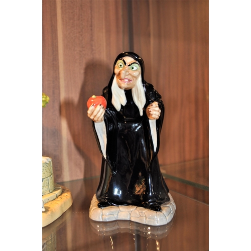 25 - Walt Disney Showcase ceramic figures - Snow White Fairest One of All,   the Seven Dwarfs and Take th... 