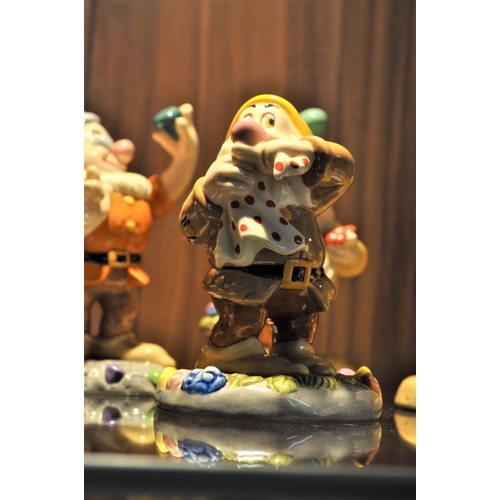 25 - Walt Disney Showcase ceramic figures - Snow White Fairest One of All,   the Seven Dwarfs and Take th... 