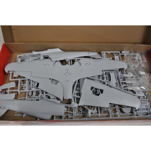 34 - Airfix A50167 Hawker Hurricane Mk I, 1:24 scale together with Veron Tru-Flite Kits Battle of Britain... 