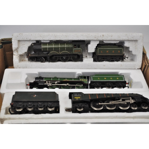 52 - Hornby and Triang model railway trains, in original polystyrene x 8 in total