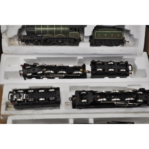 52 - Hornby and Triang model railway trains, in original polystyrene x 8 in total