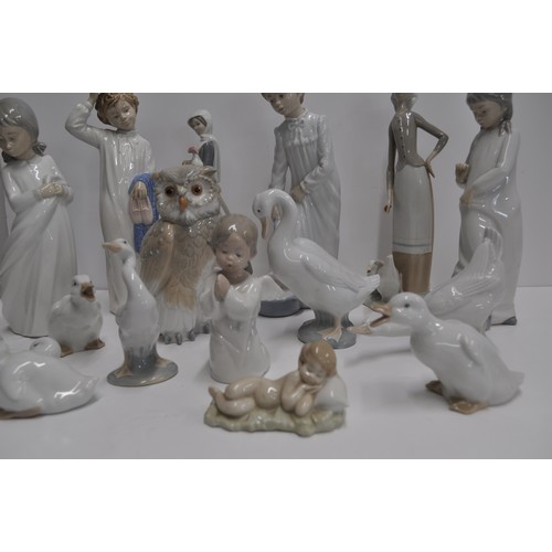 25 - A large quantity of LLadro and Nao figurines X15 in total