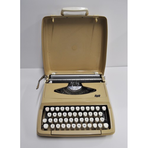 105 - Vintage Smith Corona typewriter model SCM Empire Corona Deluxe with cover