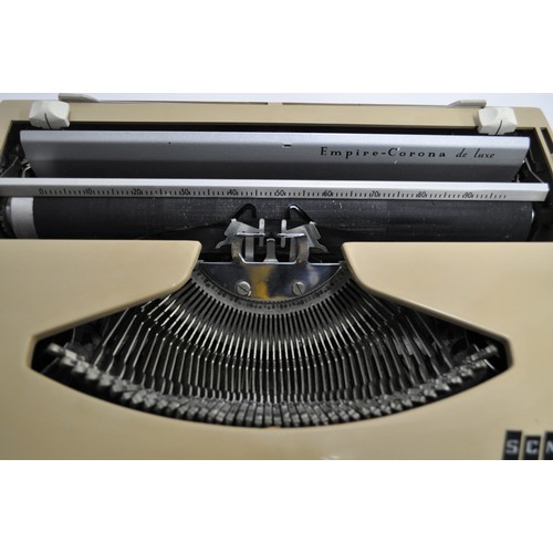 105 - Vintage Smith Corona typewriter model SCM Empire Corona Deluxe with cover