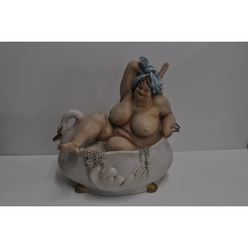 109 - Wonderful World by Florence Studio. Beautifully big nude lady in the bath tub figure