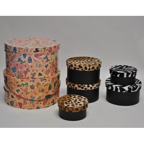 121 - Circular Hat/Storage Boxes in different colours and designs