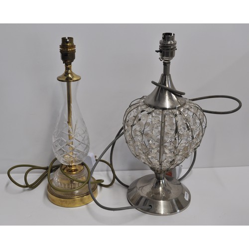 157 - x5 lamps - x4 electric in various colours and designs to include one tiffany style and x1 brass colo... 