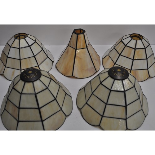 160 - x5 various Tiffany style / slag glass lamp shades with leaded trim