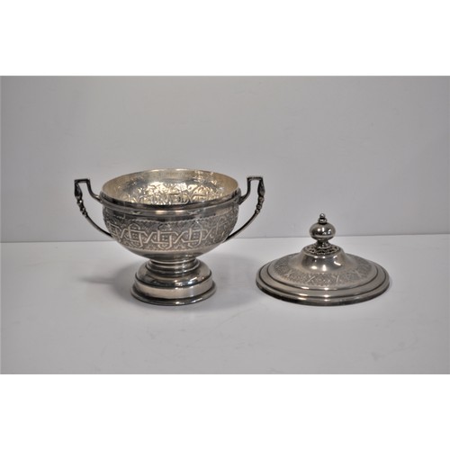 39 - A Moroccan/Persian style style lidded tureen together with a  serving dish/tray of similar style