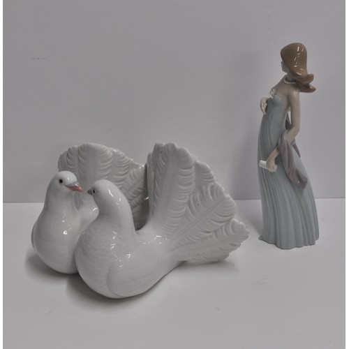 67 - x2 Lladro Items - Couple of Doves, model no. 01169   together with Vestido de Noche model 05487, bot... 