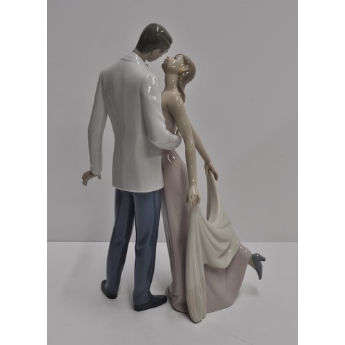 69 - Lladro Happy Anniversary model no. 010.06475, large figurine with original box