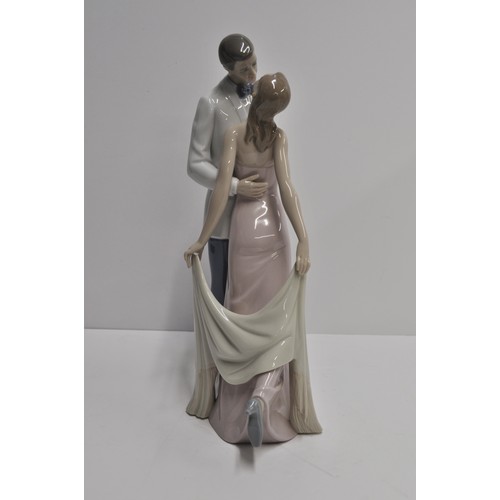 69 - Lladro Happy Anniversary model no. 010.06475, large figurine with original box