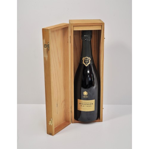 139 - Bollinger 1985 champagne extra Brut, 75cl, in wooden box