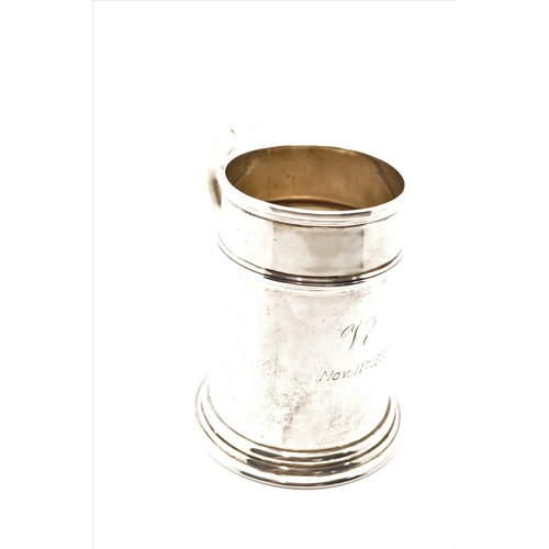 106 - A silver tankard, engraved 'Vi Nov. 11th 1933' hallmarked London. Approx weight 200g