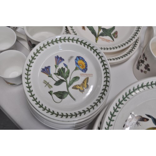 87 - Large quantity of Portmeirion Botanic Garden items to include tea pots, coffee pots, cups, plates in... 