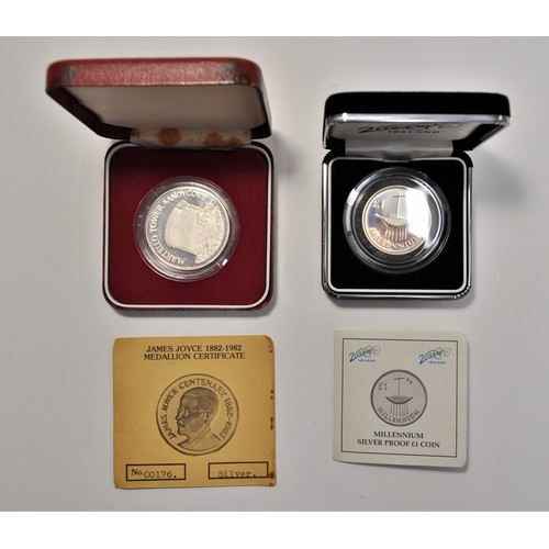 68 - Central Bank of Ireland - Boxed Silver proof one pound coin struck to commemorate the Millennium, to... 